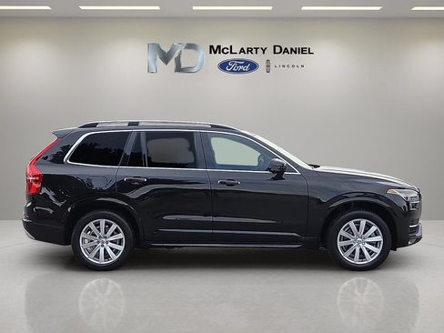 Used 2016 Volvo XC90 T6 Momentum w/ Momentum Plus Package AWD/4WD image 6