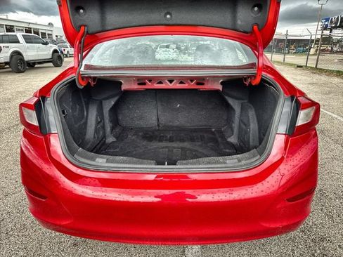 Used 2017 Chevrolet Cruze Premier FWD image 22
