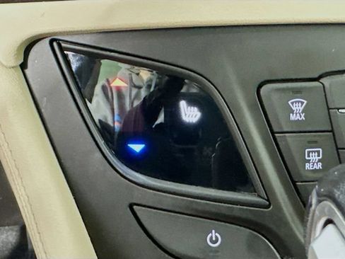 Used 2020 Buick Envision Essence w/ Experience Buick Package FWD image 24