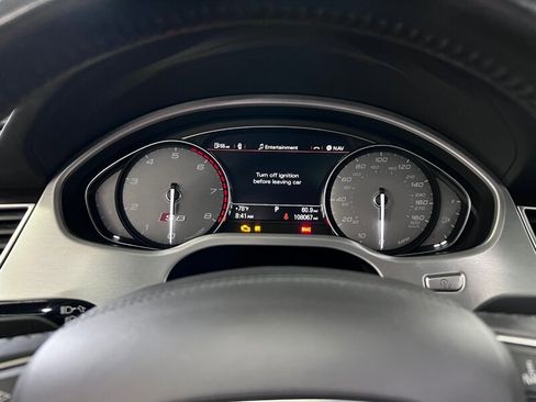 Used 2014 Audi S8 image 18