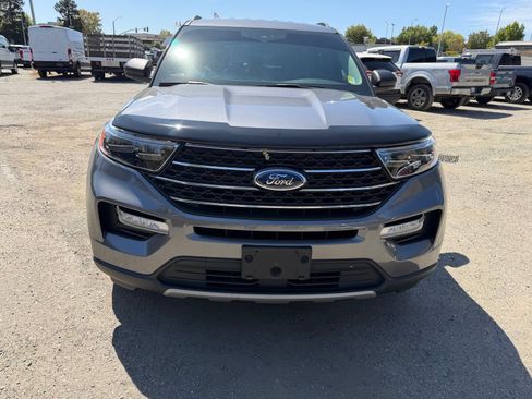 Used 2021 Ford Explorer XLT w/ Equipment Group 202A AWD/4WD image 8