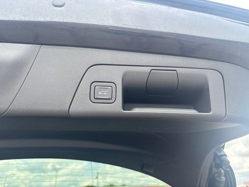 Used 2023 Buick Envision Avenir AWD/4WD image 7