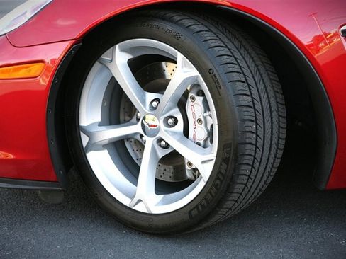 Used 2012 Chevrolet Corvette Grand Sport w/ 2LT Preferred Equipment Group RWD image 3