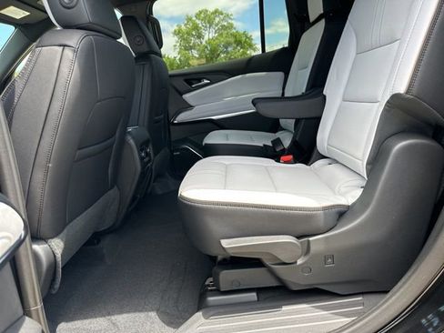 New 2025 Chevrolet Traverse High Country image 11