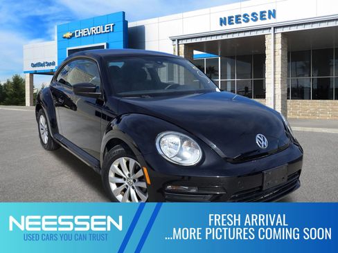Used 2017 Volkswagen Beetle 1.8T S image 1