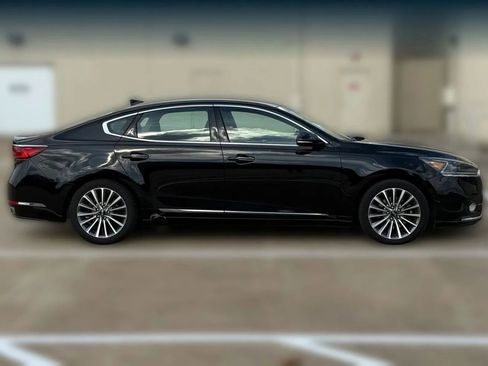 Used 2017 Kia Cadenza Premium image 10