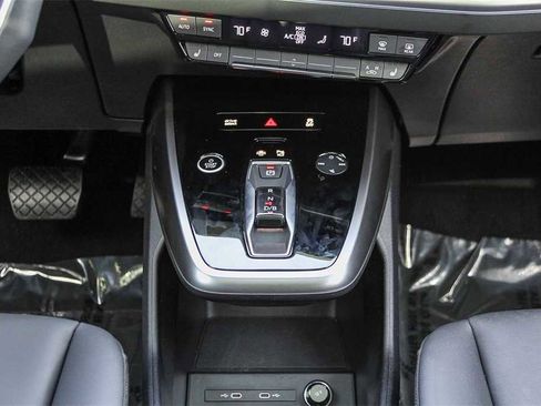 Used 2025 Audi Q4 e-tron Premium Plus w/ Premium Plus image 14