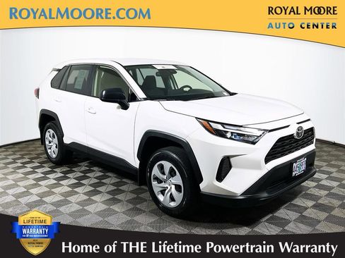 Used 2025 Toyota RAV4 LE AWD/4WD image 1
