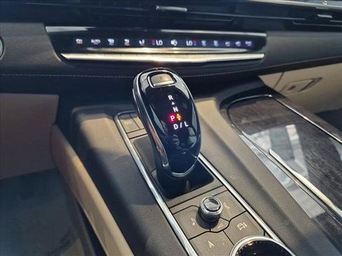 Used 2023 Cadillac Escalade ESV Premium Luxury w/ Performance Package AWD/4WD image 12