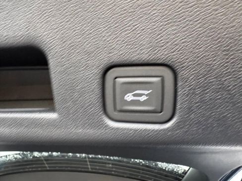 New 2026 Chevrolet Traverse LT w/ LPO, Floor Liner Package image 8