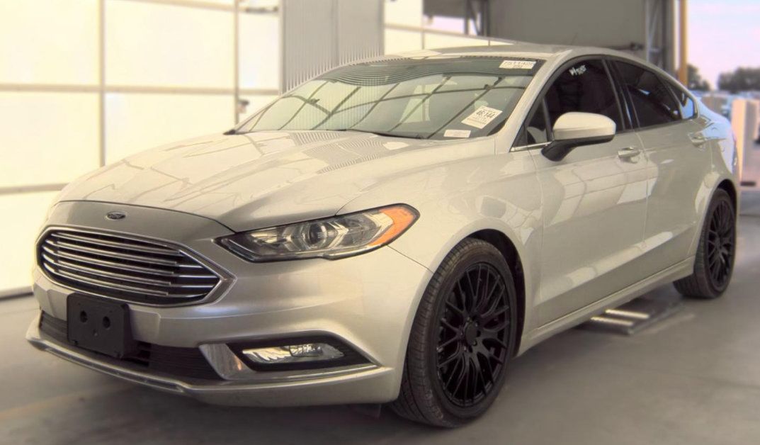Used 2018 Ford Fusion SE w/ Equipment Group 201A FWD image 1