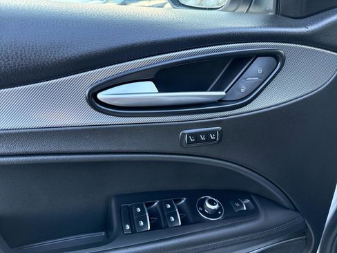 Used 2022 Alfa Romeo Stelvio Veloce image 22