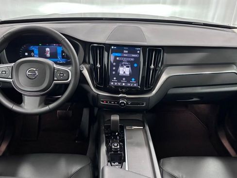 Certified 2025 Volvo XC60 B5 Core AWD/4WD image 2