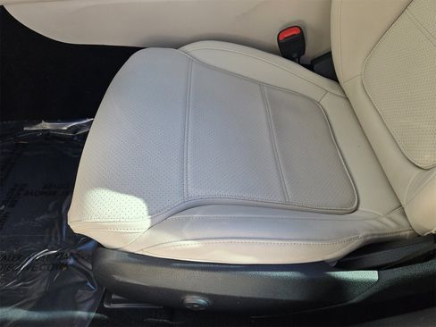 Certified 2025 Mercedes-Benz C 300 Sedan image 21