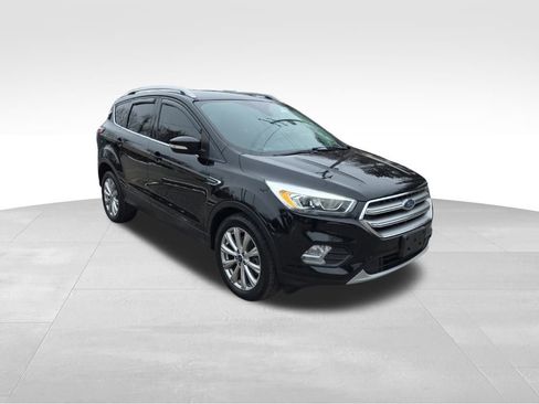 Used 2017 Ford Escape Titanium image 3