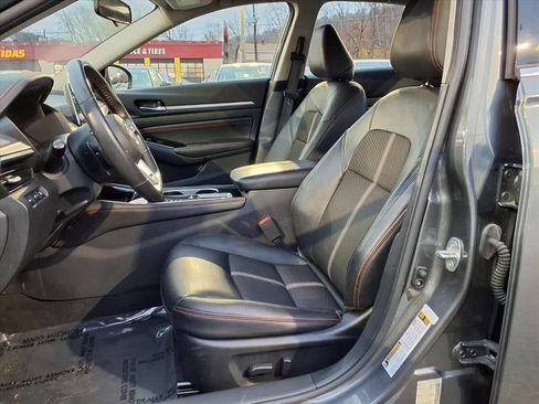 Used 2023 Nissan Altima 2.5 SR FWD image 16