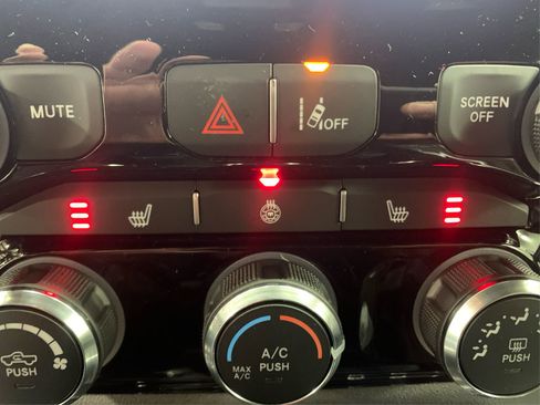 Used 2025 RAM 1500 Big Horn image 35