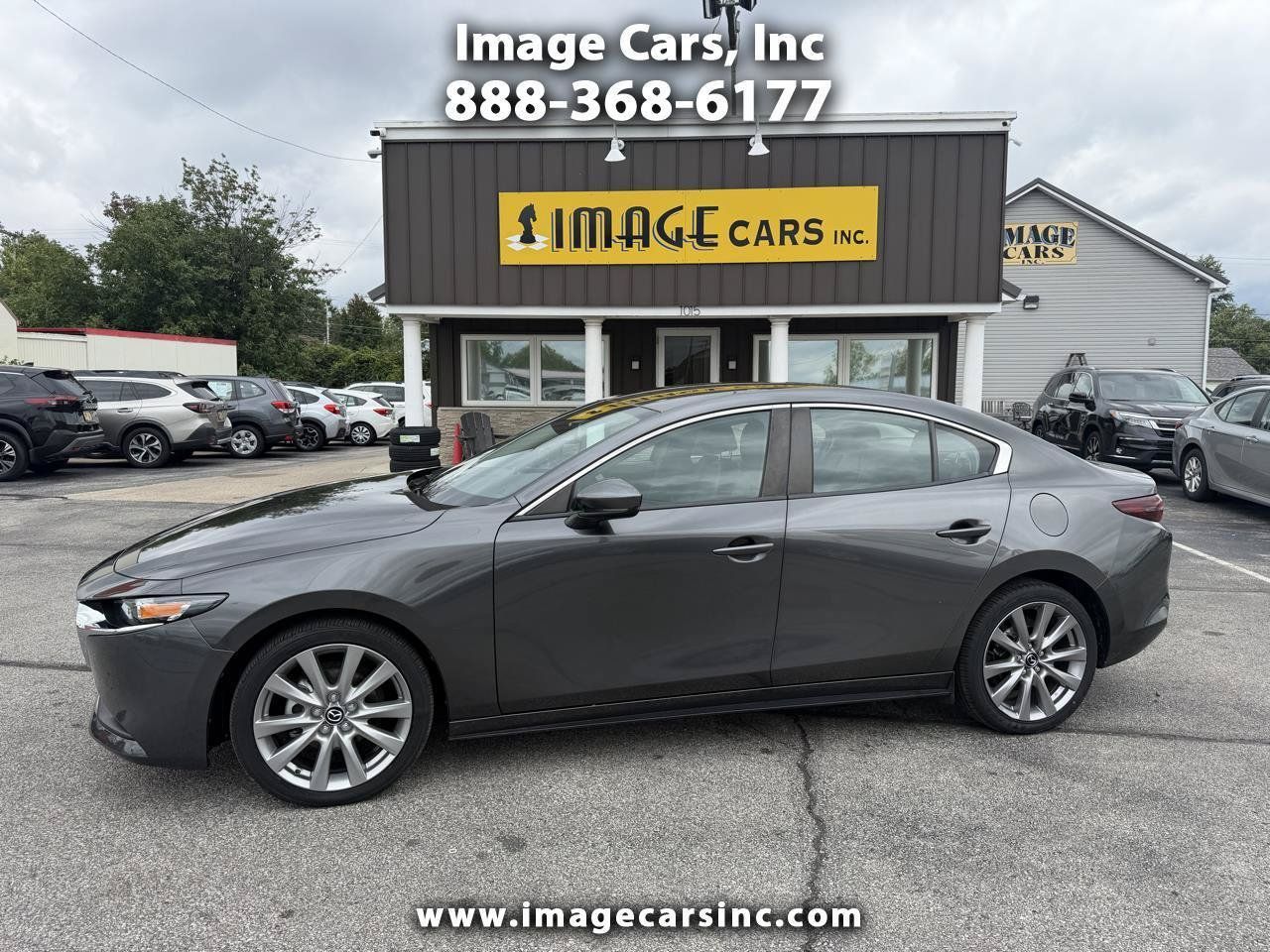 Used 2021 MAZDA MAZDA3 s FWD image 1