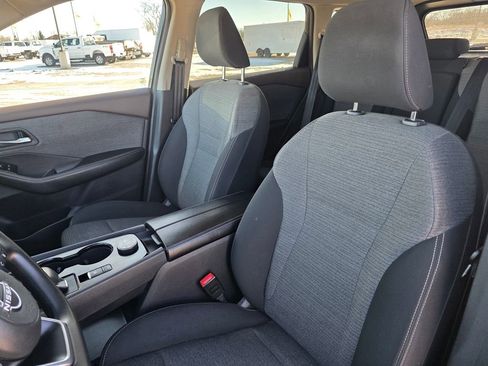 Used 2023 Nissan Rogue SV image 26