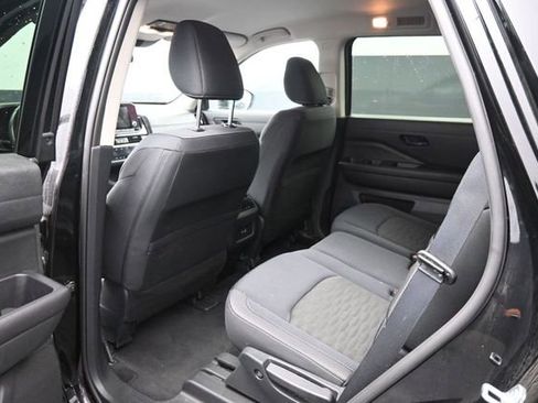 Used 2025 Nissan Pathfinder SV FWD image 14