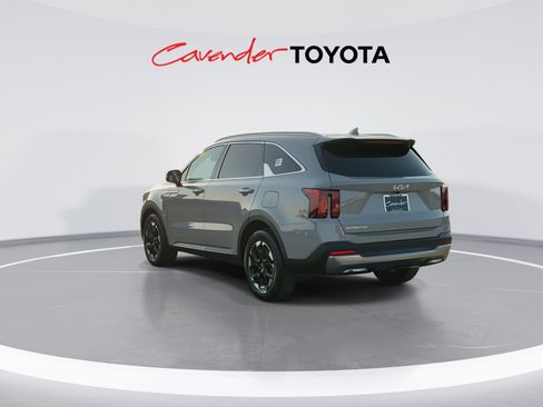 Used 2025 Kia Sorento S w/ Panoramic Sunroof Package FWD image 6