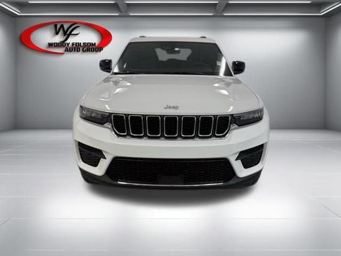New 2026 Jeep Grand Cherokee Laredo image 2