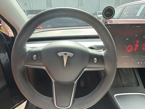 Used 2024 Tesla Model Y Long Range image 25