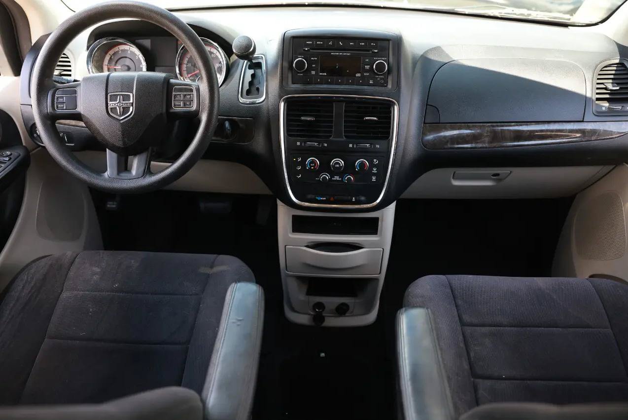 Used 2011 Dodge Grand Caravan Express FWD image 19