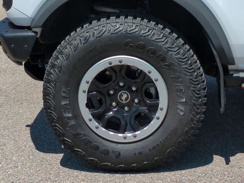 Used 2023 Ford Bronco Black Diamond w/ Sasquatch Package AWD/4WD image 14