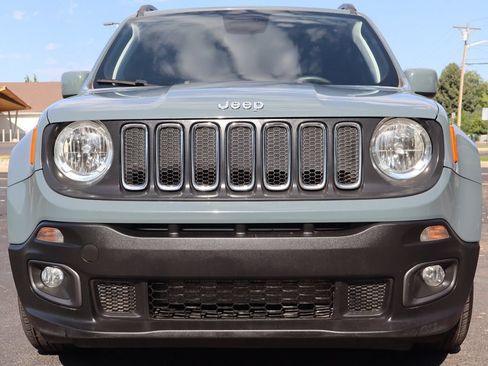 Used 2018 Jeep Renegade Latitude FWD image 13