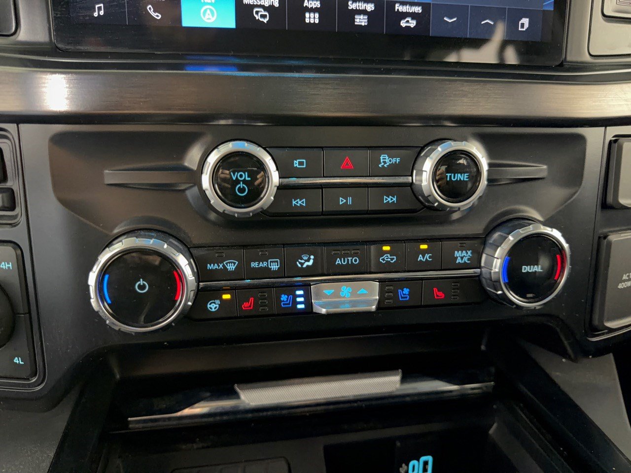 Used 2025 Ford F250 Lariat w/ FX4 Off-Road Package AWD/4WD image 21