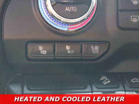 Used 2022 GMC Sierra 1500 AT4 w/ AT4 Preferred Package AWD/4WD image 19