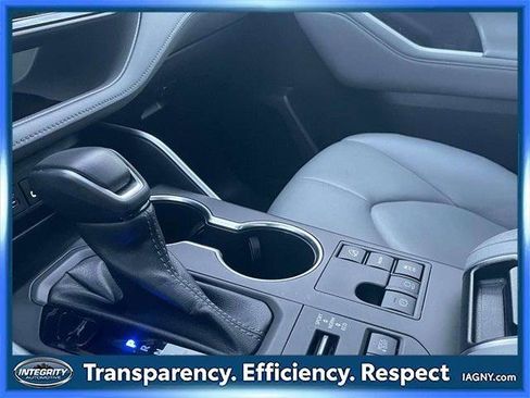 Certified 2023 Toyota Highlander XLE image 31