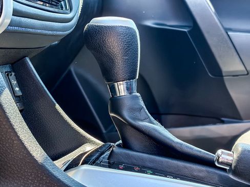 Used 2019 Toyota Corolla SE FWD image 21