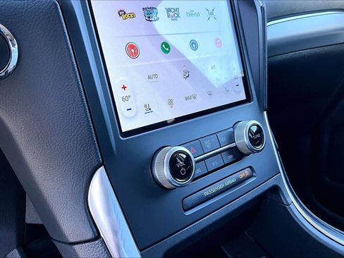 Used 2022 Ford Edge Titanium w/ Equipment Group 301A image 34