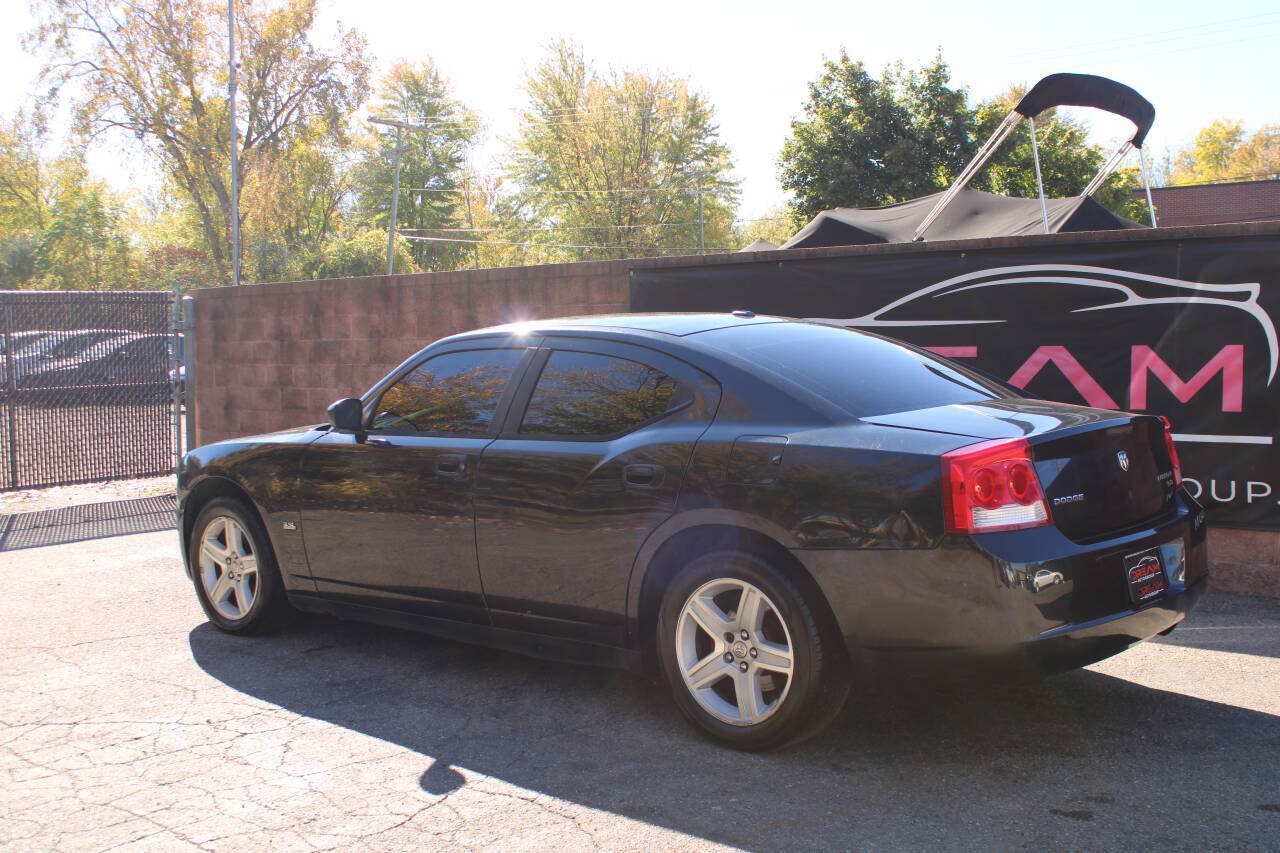 Used 2009 Dodge Charger SXT w/ Leather Interior Group RWD image 3