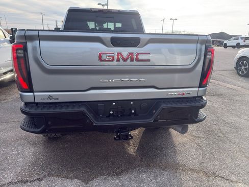 Used 2024 GMC Sierra 2500 AT4X image 7
