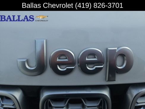 Used 2021 Jeep Grand Cherokee Summit AWD/4WD image 32