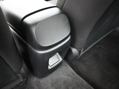 Certified 2025 Hyundai Elantra Sport image 28