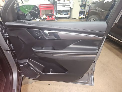 Used 2025 Buick Enclave Sport Touring image 32