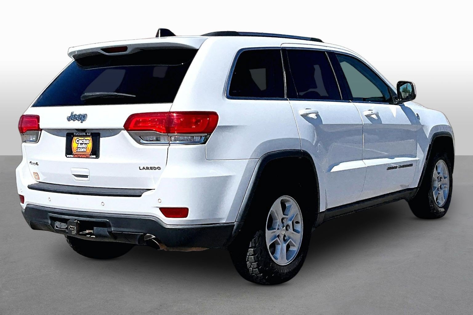 Used 2017 Jeep Grand Cherokee Laredo w/ Quick Order Package 23E AWD/4WD image 2