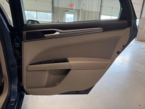 Used 2019 Ford Fusion SE image 31