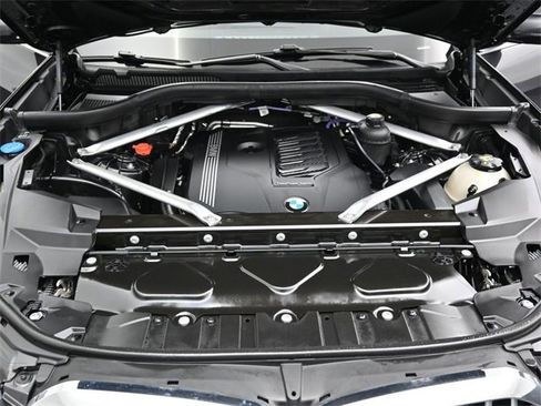 Used 2021 BMW X5 xDrive40i w/ Convenience Package image 30