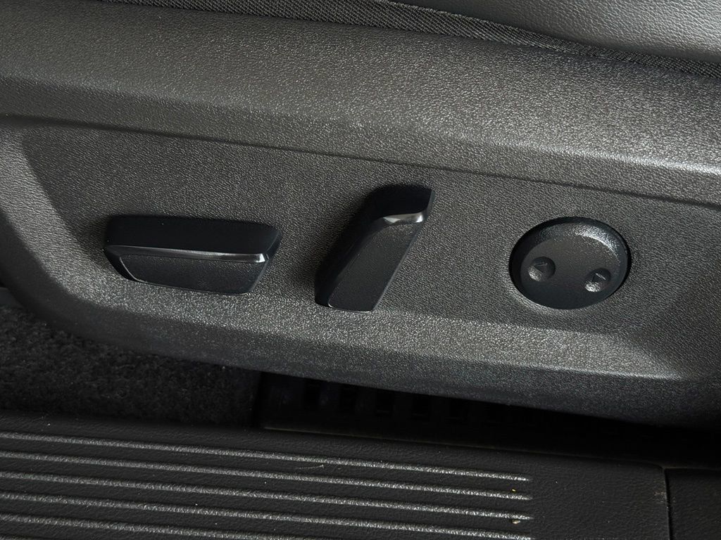 Used 2023 Nissan Rogue SV w/ SV Premium B Package FWD image 30