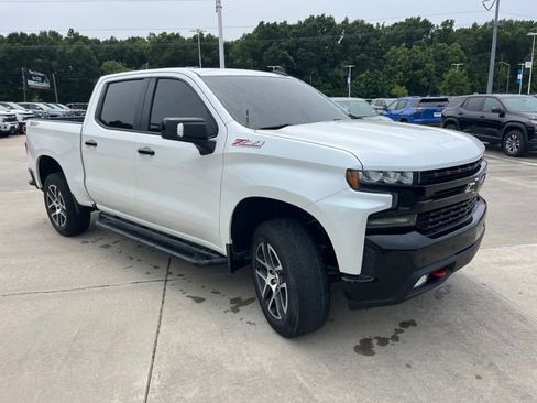 Used 2019 Chevrolet Silverado 1500 LT Trail Boss AWD/4WD image 12