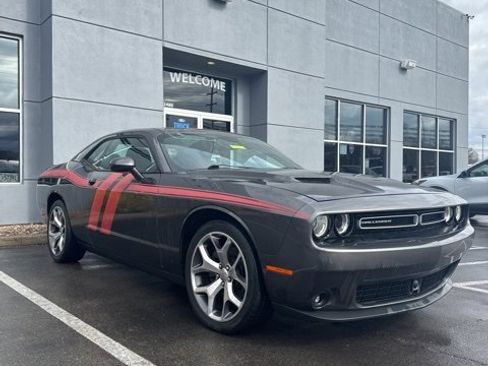 Used 2016 Dodge Challenger SXT Plus image 6