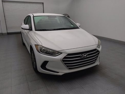 Used 2017 Hyundai Elantra SE image 14