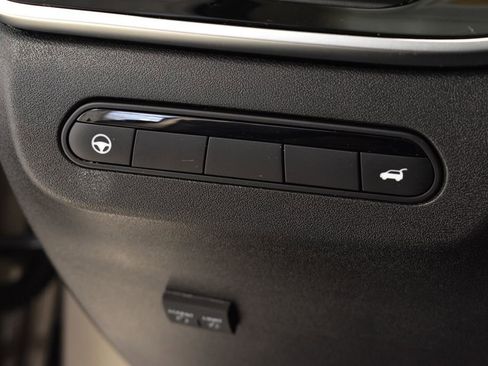 Certified 2026 INFINITI QX60 Luxe w/ Family Package image 18