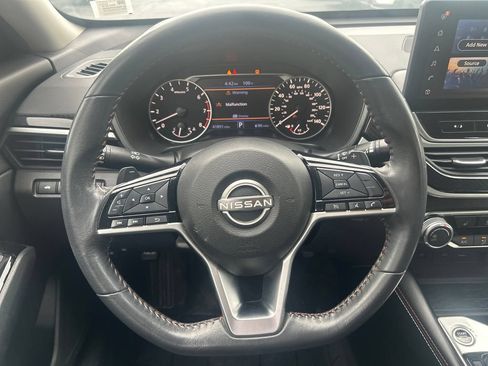 Used 2023 Nissan Altima 2.5 SR w/ SR Premium Package FWD image 17