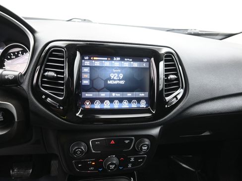 Used 2019 Jeep Compass Limited image 17